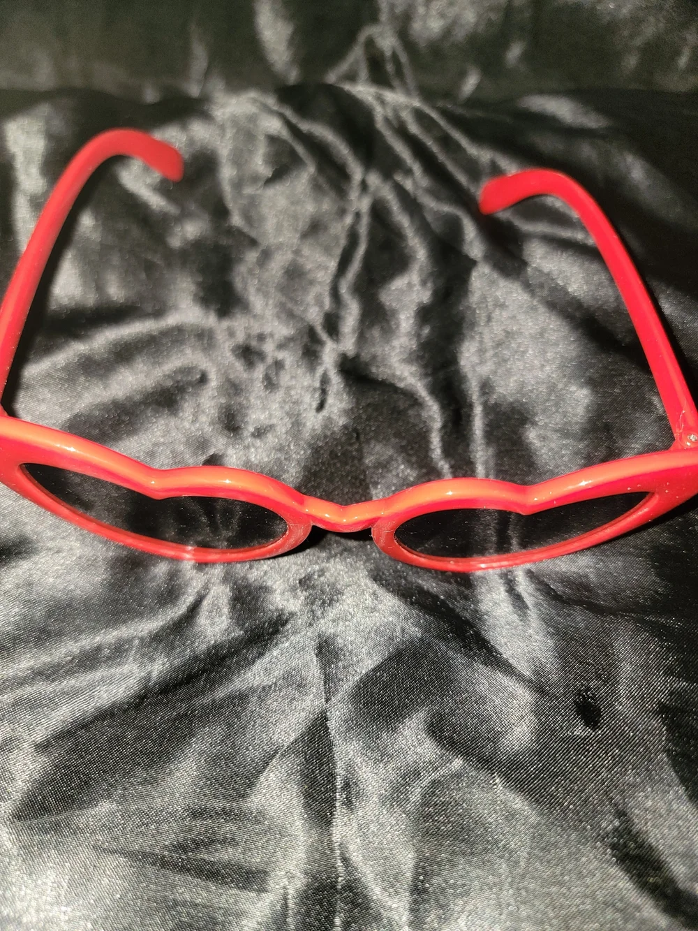 Heart-Shaped Sunglasses - Red